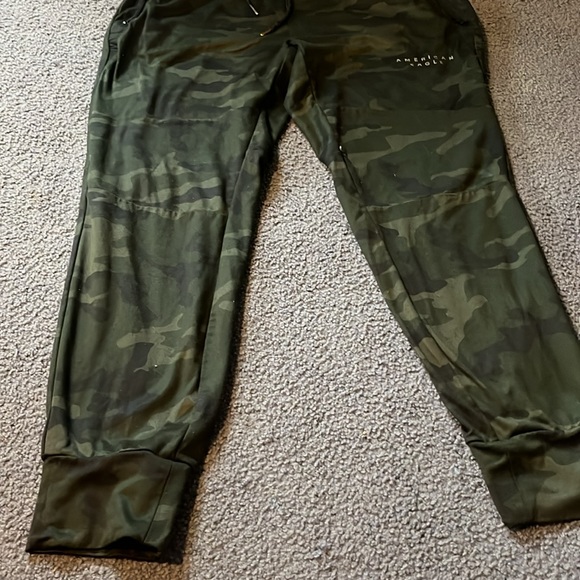 American eagle Green camo joggers good condition - Picture 4 of 7